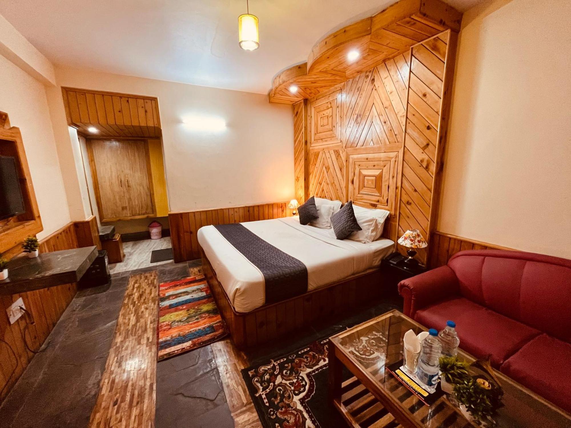 Hotel Hollywood Manali - Scenic River & Mountain View With Premium Rooms Dış mekan fotoğraf