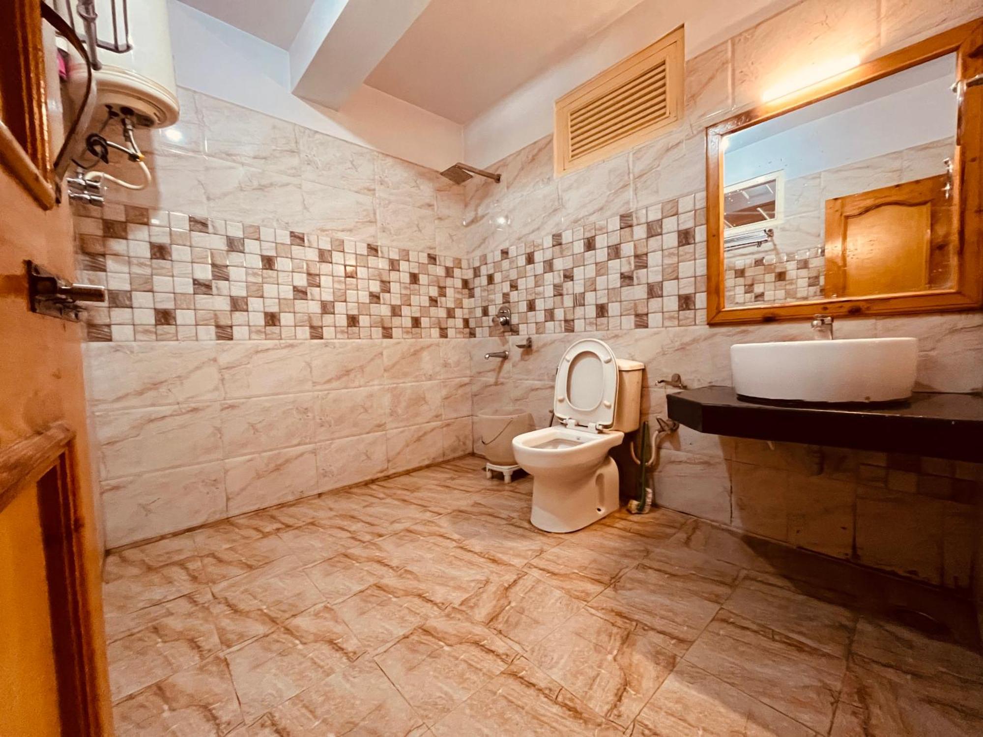 Hotel Hollywood Manali - Scenic River & Mountain View With Premium Rooms Dış mekan fotoğraf