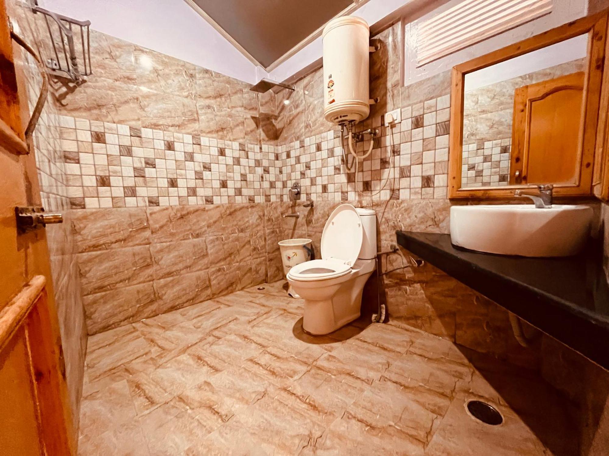 Hotel Hollywood Manali - Scenic River & Mountain View With Premium Rooms Dış mekan fotoğraf