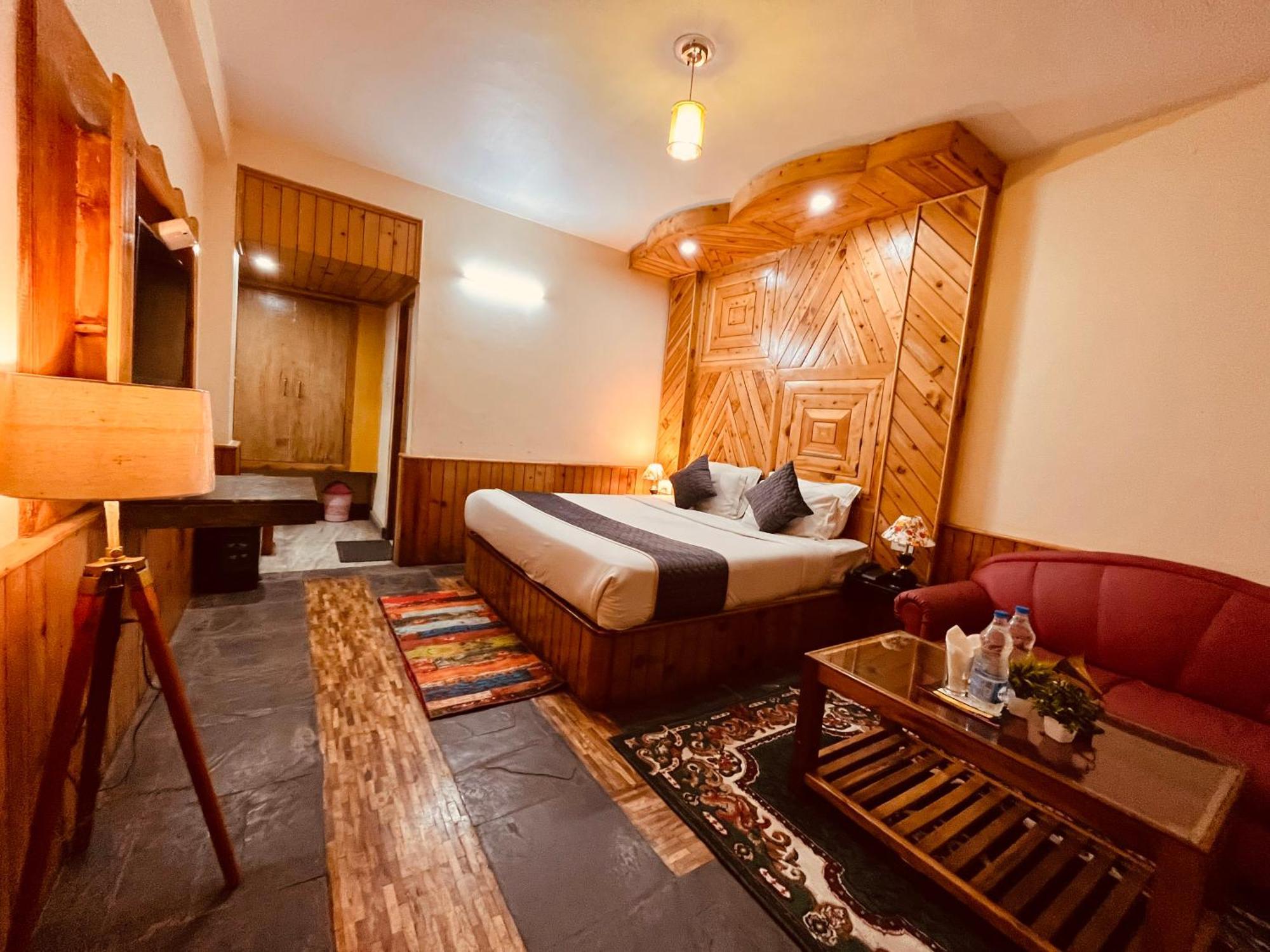 Hotel Hollywood Manali - Scenic River & Mountain View With Premium Rooms Dış mekan fotoğraf